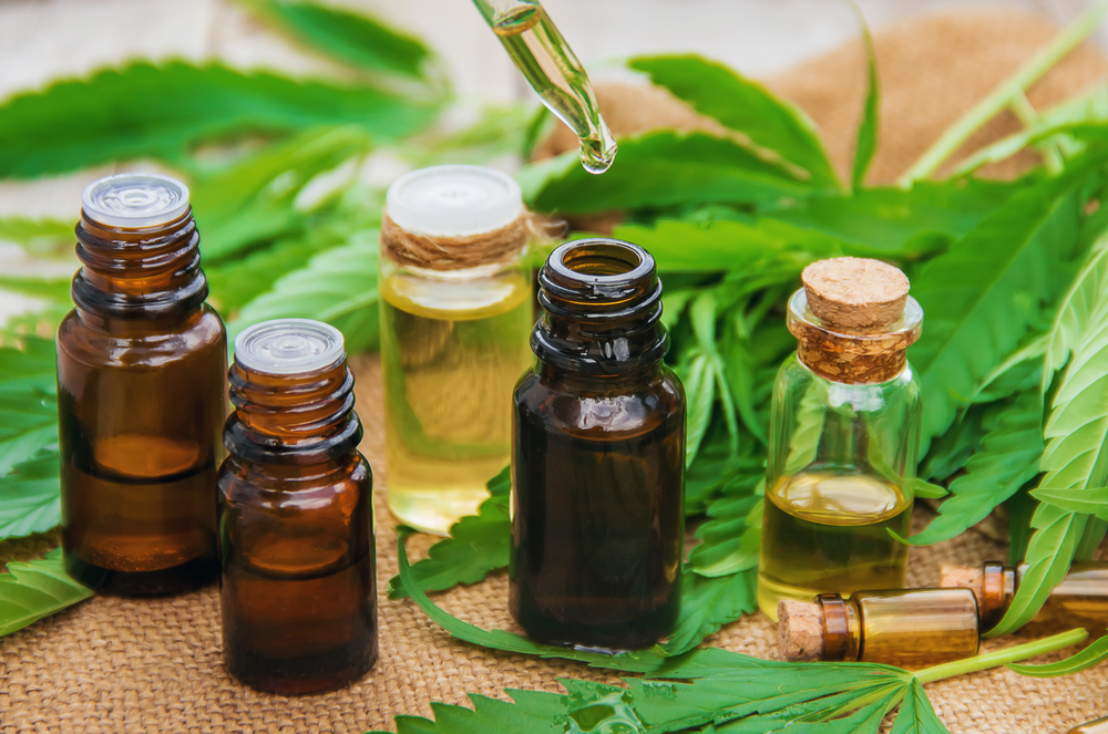 cannabisreste-verwerten-staengel-verschnitt-blaetter